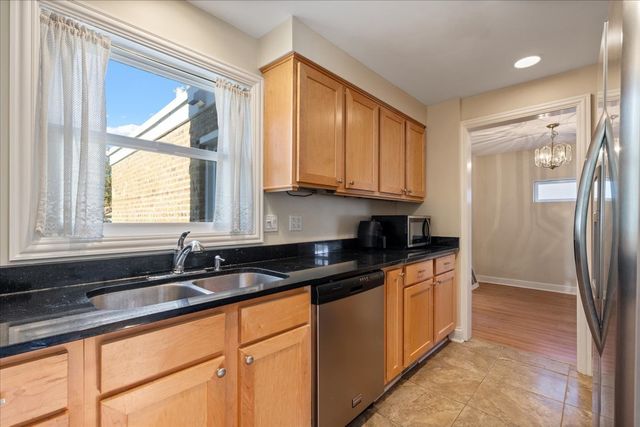 7350 W Summerdale Avenue, Chicago, IL 60656