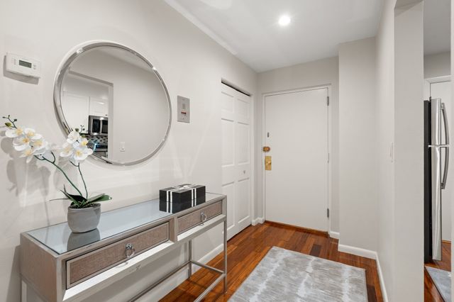 804 Centre St 8, Boston, MA 02130