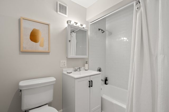804 Centre St 8, Boston, MA 02130