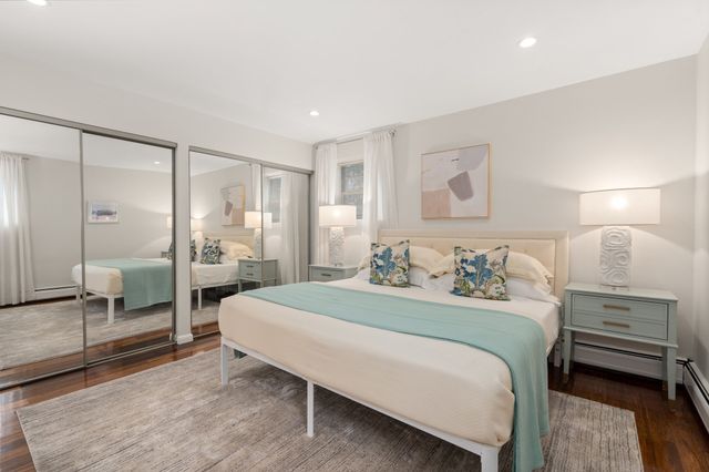 804 Centre St 8, Boston, MA 02130