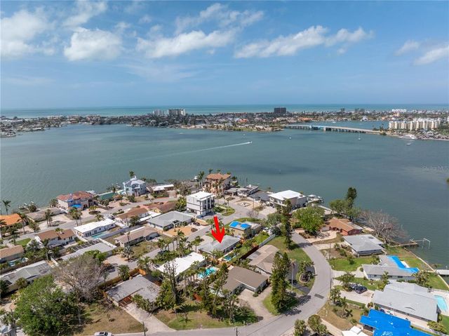 6904 GRANDE VISTA WAY S, St Petersburg, FL 33707