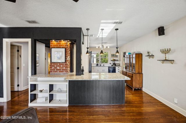 4241 LEXINGTON Avenue, Jacksonville, FL 32210