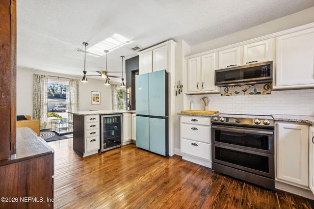 4241 LEXINGTON Avenue, Jacksonville, FL 32210