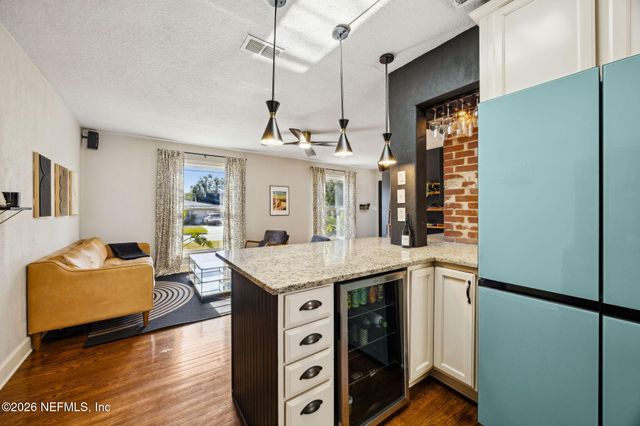 4241 LEXINGTON Avenue, Jacksonville, FL 32210