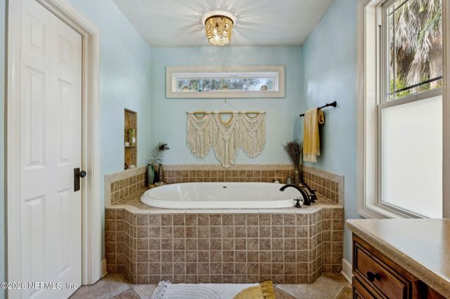 4241 LEXINGTON Avenue, Jacksonville, FL 32210