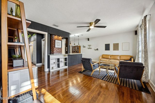 4241 LEXINGTON Avenue, Jacksonville, FL 32210