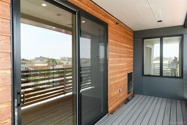 135 East Park Avenue 3F, Long Beach, NY 11561