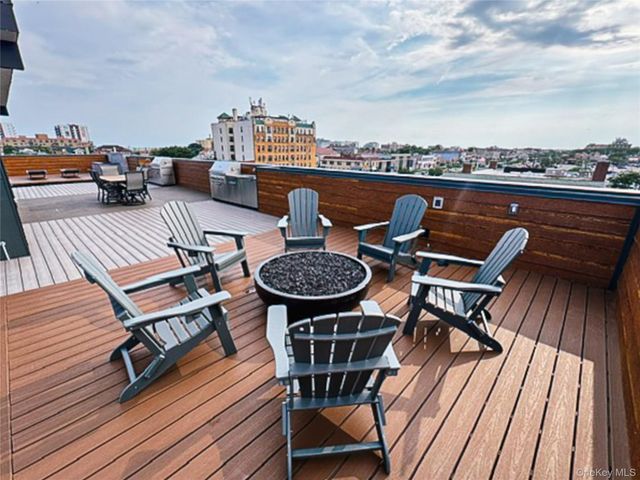 135 East Park Avenue 3F, Long Beach, NY 11561