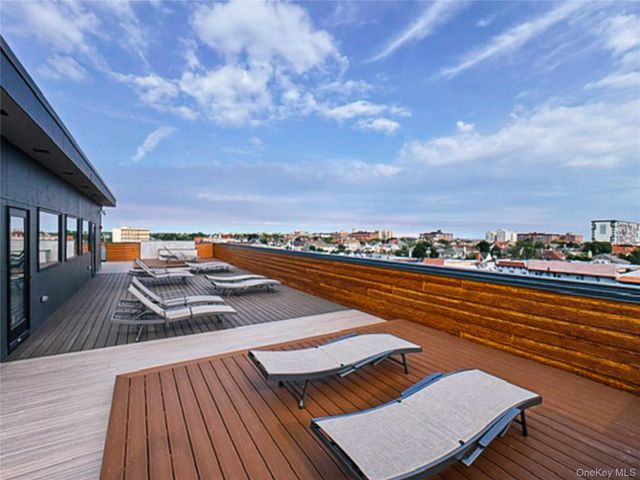 135 East Park Avenue 3F, Long Beach, NY 11561