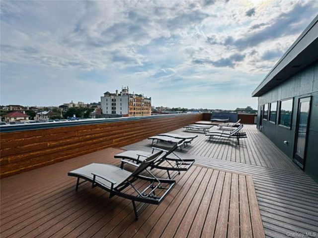135 East Park Avenue 3F, Long Beach, NY 11561