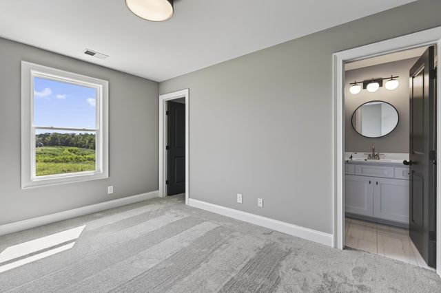 2764 Jasmine St, Lebanon, TN 37087
