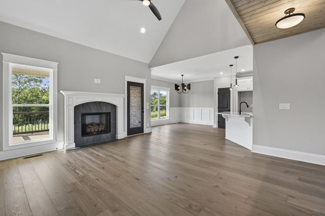 2764 Jasmine St, Lebanon, TN 37087