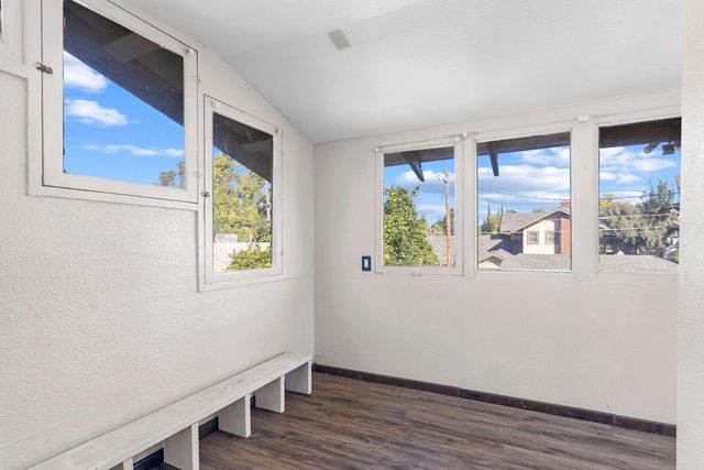 137 Downey Ave, Modesto, CA 95354