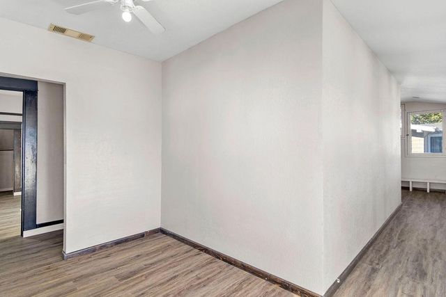 137 Downey Ave, Modesto, CA 95354