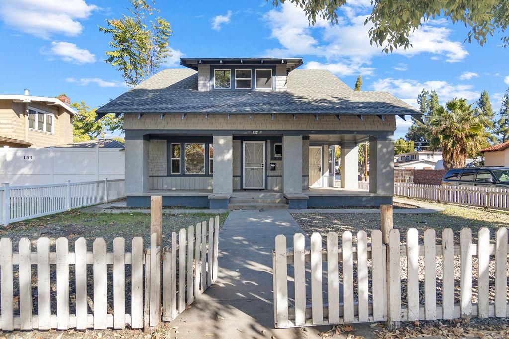 137 Downey Ave, Modesto, CA 95354