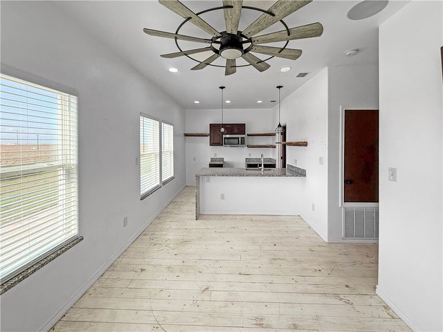 126 W Palm Beach Road, Port Aransas, TX 78373