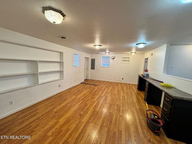 5521 S York Hwy 5521, Grimsley, TN 38565