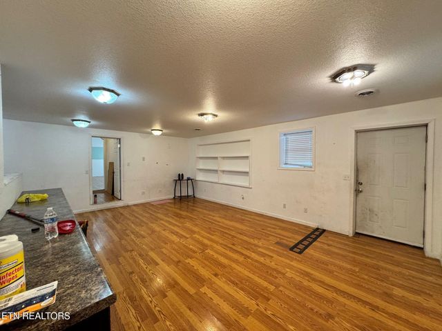 5521 S York Hwy 5521, Grimsley, TN 38565