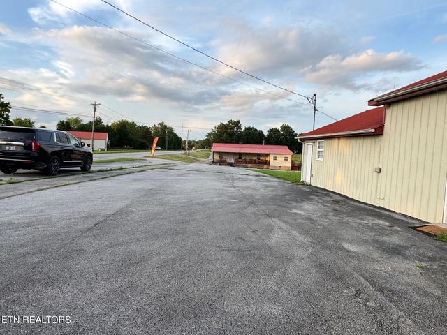 5521 S York Hwy 5521, Grimsley, TN 38565