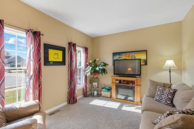 6 Pine Meadow Drive, Brownsburg, IN 46112