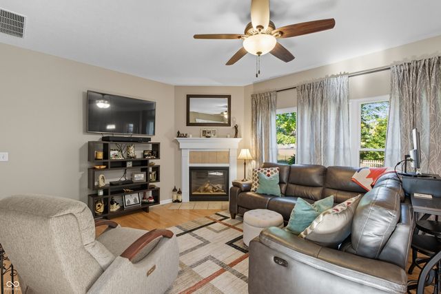 6 Pine Meadow Drive, Brownsburg, IN 46112