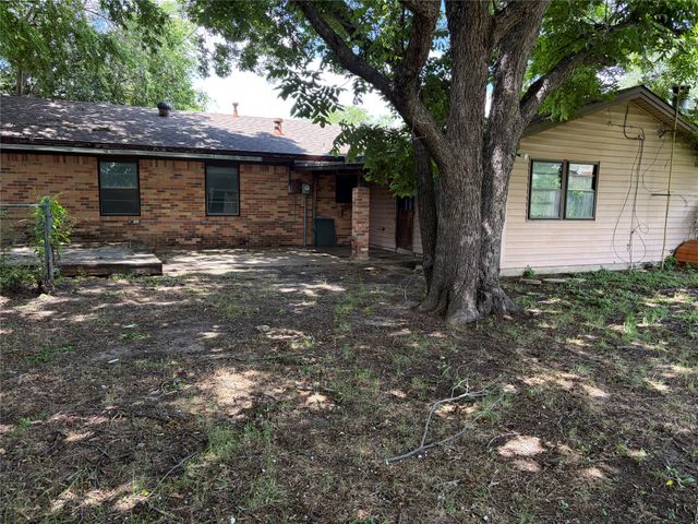 2036 Salem Street, Irving, TX 75061