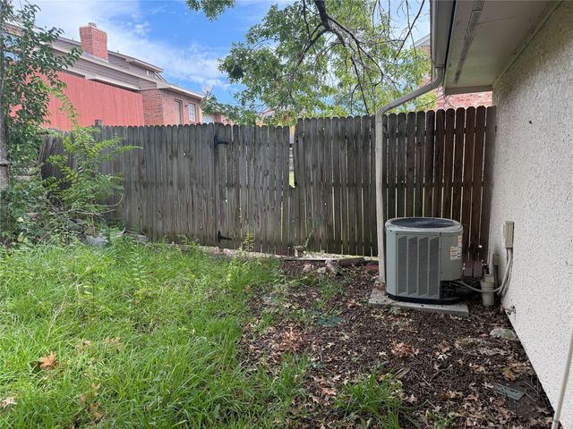 811 Pebble Beach Drive, Garland, TX 75043