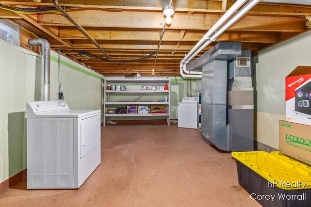 199 E 34th Street 10, Holland City, MI 49423