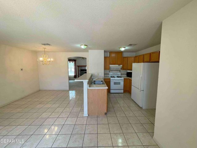1100 FRESNO Street, Anthony, TX 79821