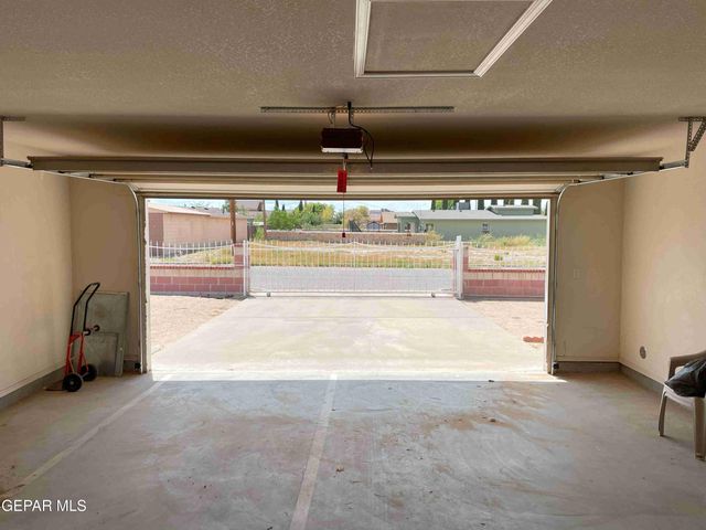 1100 FRESNO Street, Anthony, TX 79821