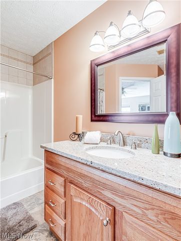 66 Falling Water Circle, Munroe Falls, OH 44262