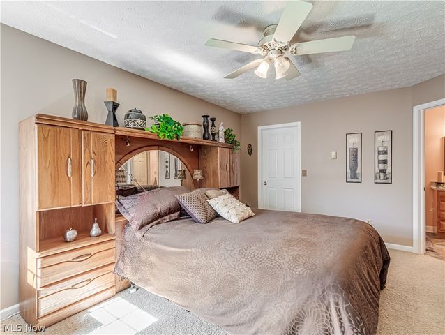 66 Falling Water Circle, Munroe Falls, OH 44262