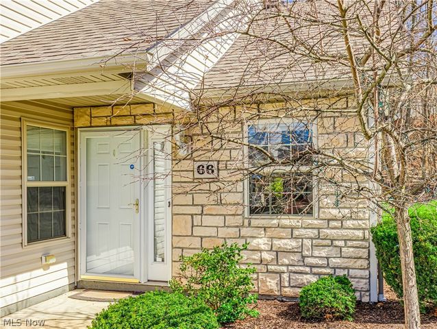 66 Falling Water Circle, Munroe Falls, OH 44262