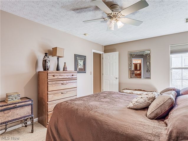 66 Falling Water Circle, Munroe Falls, OH 44262