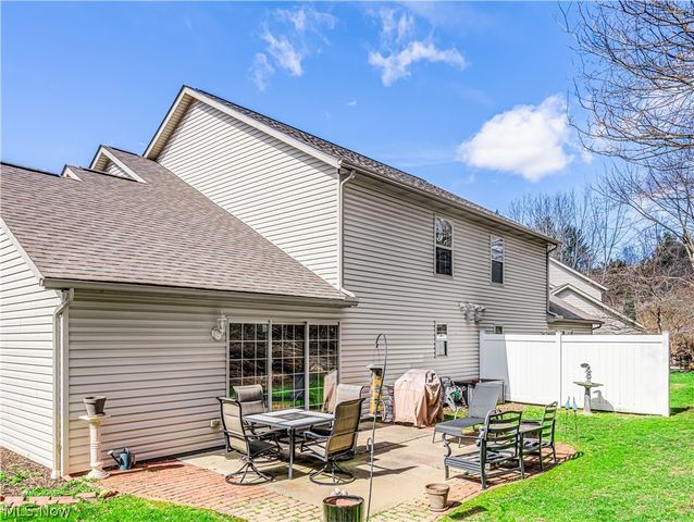 66 Falling Water Circle, Munroe Falls, OH 44262