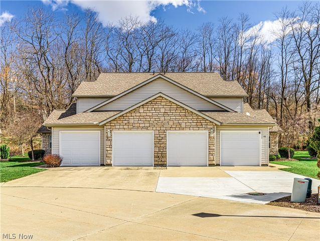 66 Falling Water Circle, Munroe Falls, OH 44262