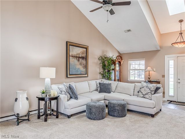 66 Falling Water Circle, Munroe Falls, OH 44262