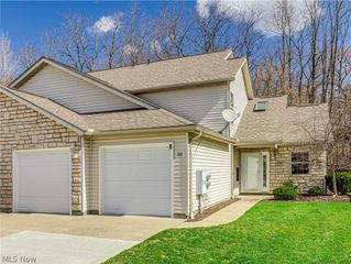 66 Falling Water Circle, Munroe Falls, OH 44262
