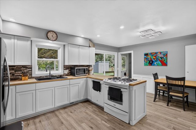 6896 N Riverview Drive, Cooper Twp, MI 49004