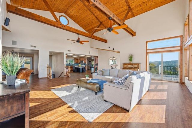 16000 Southridge Dr, Penn Valley, CA 95946