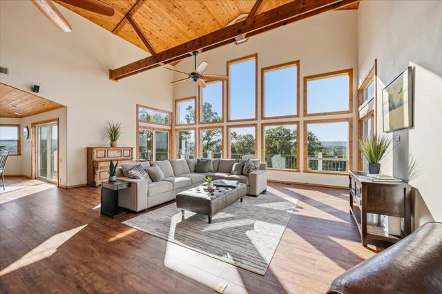 16000 Southridge Dr, Penn Valley, CA 95946