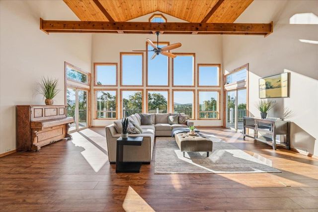 16000 Southridge Dr, Penn Valley, CA 95946