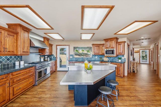 16000 Southridge Dr, Penn Valley, CA 95946