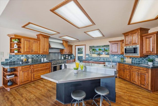 16000 Southridge Dr, Penn Valley, CA 95946