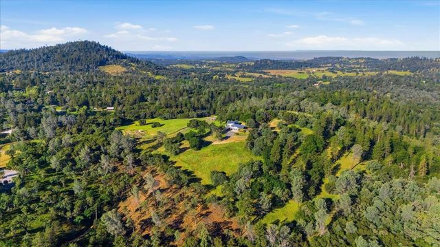 16000 Southridge Dr, Penn Valley, CA 95946