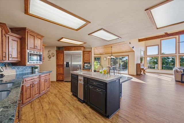 16000 Southridge Dr, Penn Valley, CA 95946