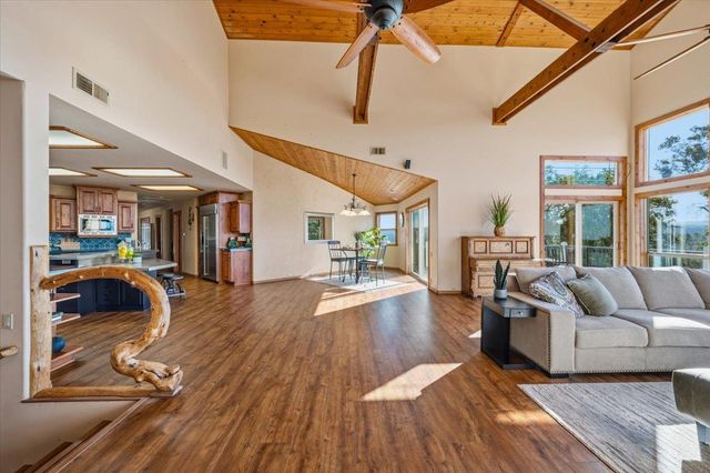 16000 Southridge Dr, Penn Valley, CA 95946