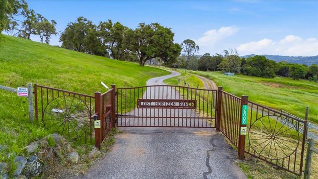 16000 Southridge Dr, Penn Valley, CA 95946