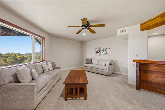 16000 Southridge Dr, Penn Valley, CA 95946
