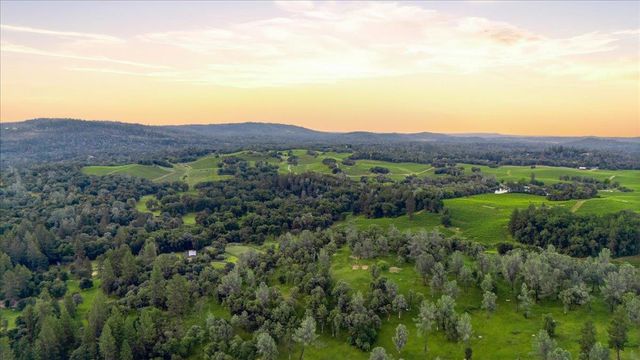 16000 Southridge Dr, Penn Valley, CA 95946